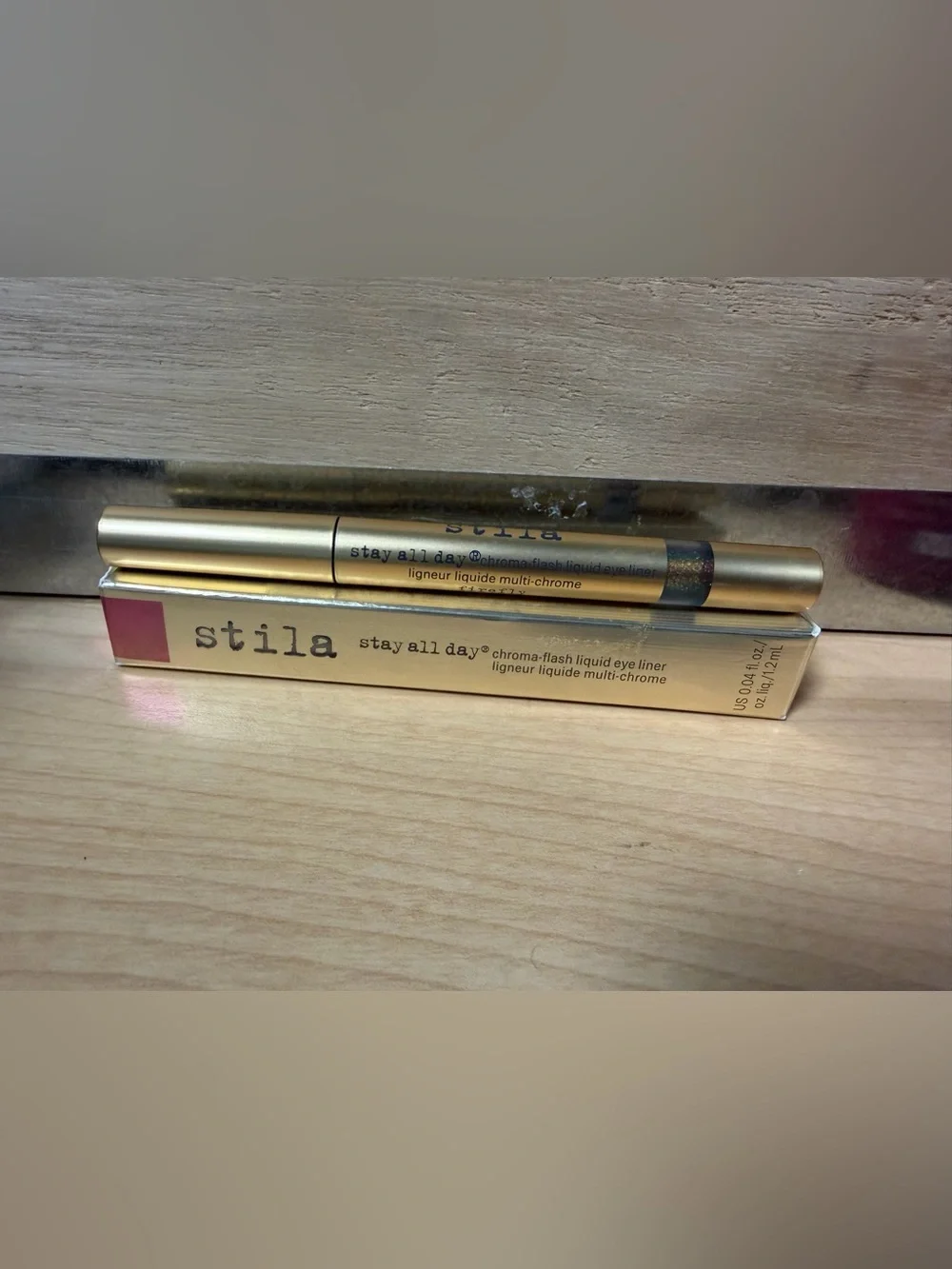 Stila Multichrome Liquid Eyeliner — Iridescent Pink-Green